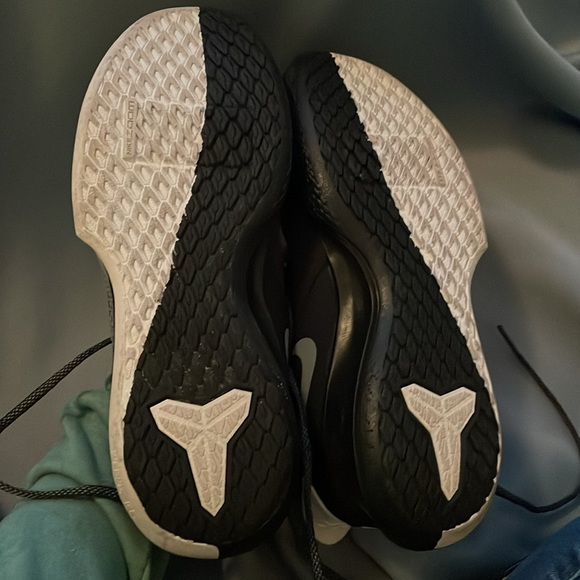 Nike Mamba Fury Snakeskin Black Smoke Grey 2020. Size 8 worn twice. Almost new - Picture 8 of 10